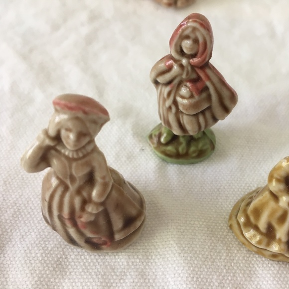 Red Rose Tea Porcelain Whimsies Figurines Wade from England 🇬🇧 - Picture 6 of 7